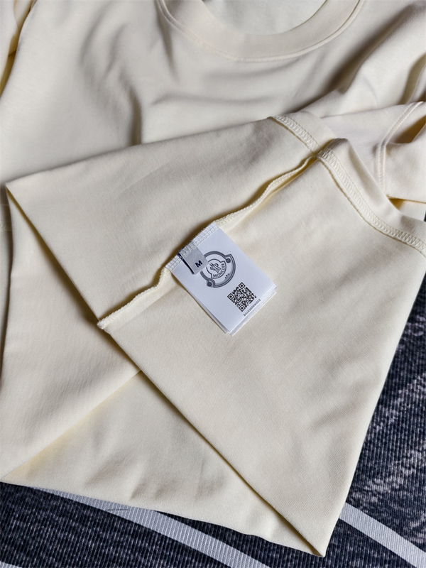 モンクレールTシャツ細部ディテール